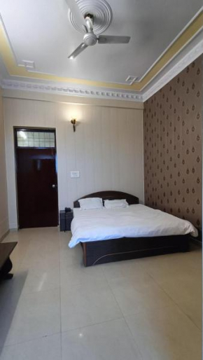 M D Palace